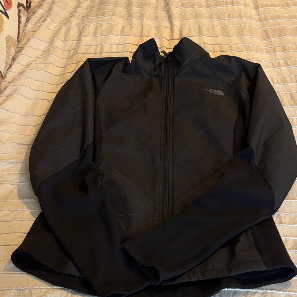 The North Face women’s Black Softshell Jacket - Full Zip